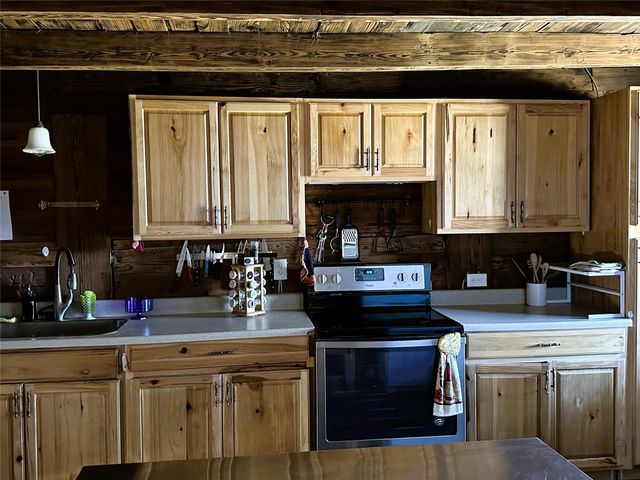 231 Hostetter Rd, New Waverly, TX 77358