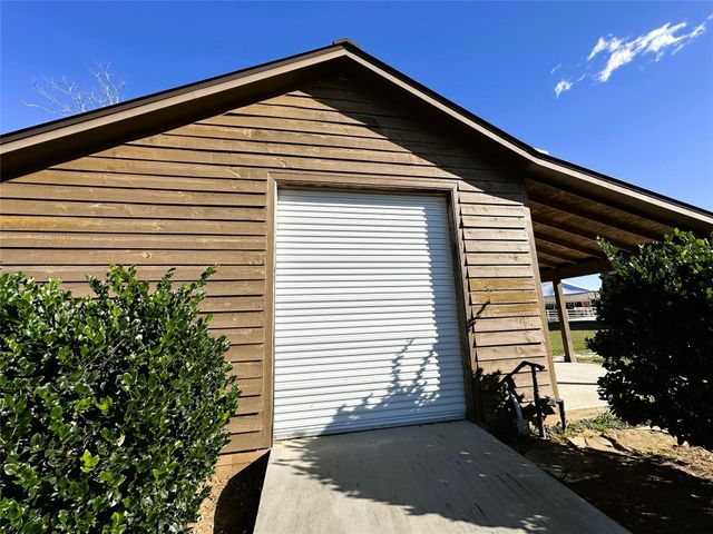 231 Hostetter Rd, New Waverly, TX 77358