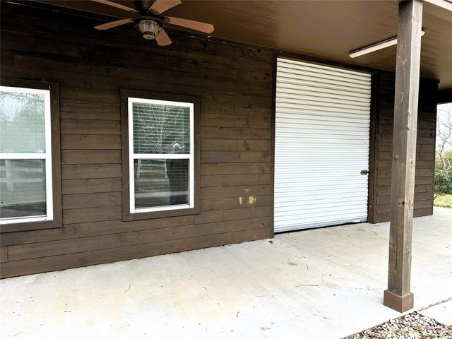 231 Hostetter Rd, New Waverly, TX 77358