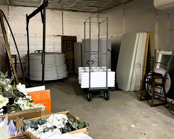 231 Hostetter Rd, New Waverly, TX 77358