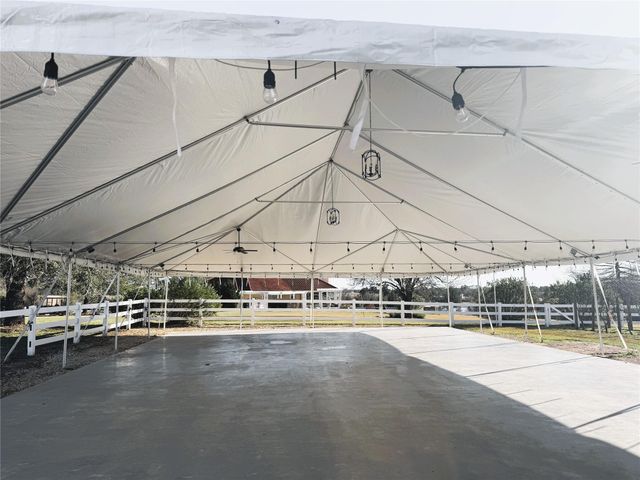 231 Hostetter Rd, New Waverly, TX 77358