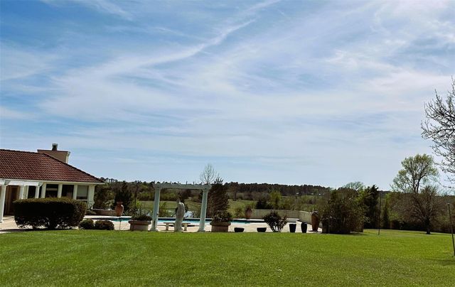 231 Hostetter Rd, New Waverly, TX 77358