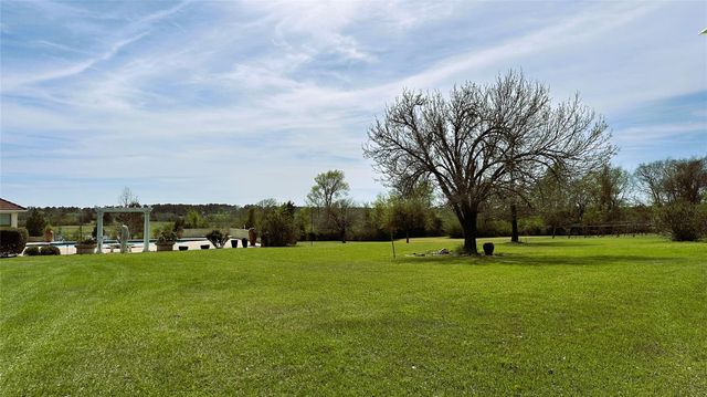 231 Hostetter Rd, New Waverly, TX 77358