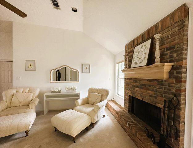 231 Hostetter Rd, New Waverly, TX 77358