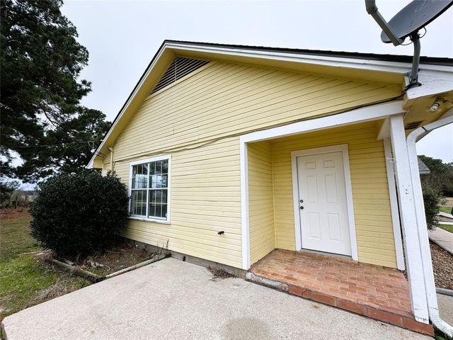 231 Hostetter Rd, New Waverly, TX 77358