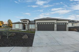 4511 Laurel Ct, West Richland, WA 99353