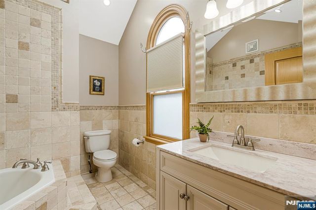 146 Bathurst Avenue, North Arlington, NJ 07031