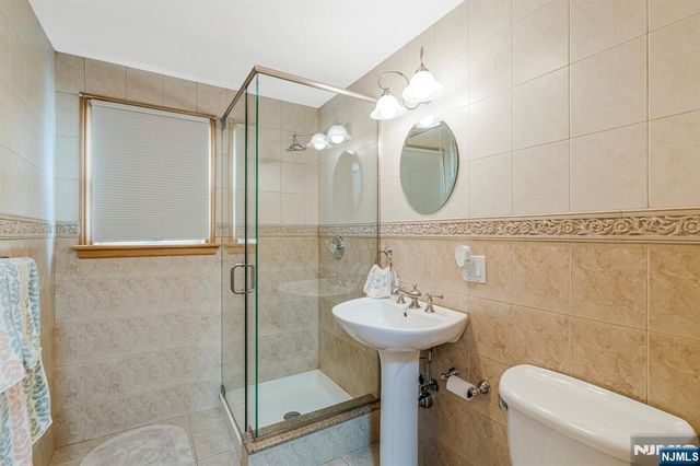 146 Bathurst Avenue, North Arlington, NJ 07031