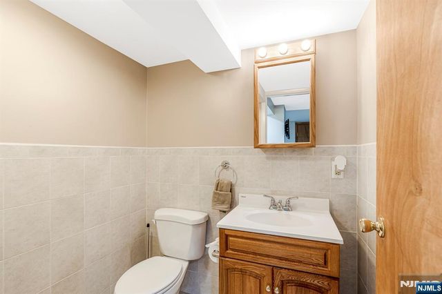 146 Bathurst Avenue, North Arlington, NJ 07031