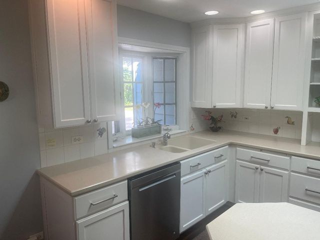 515 E Blodgett Avenue, Lake Bluff, IL 60044