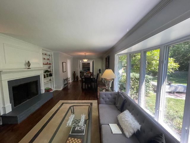 515 E Blodgett Avenue, Lake Bluff, IL 60044