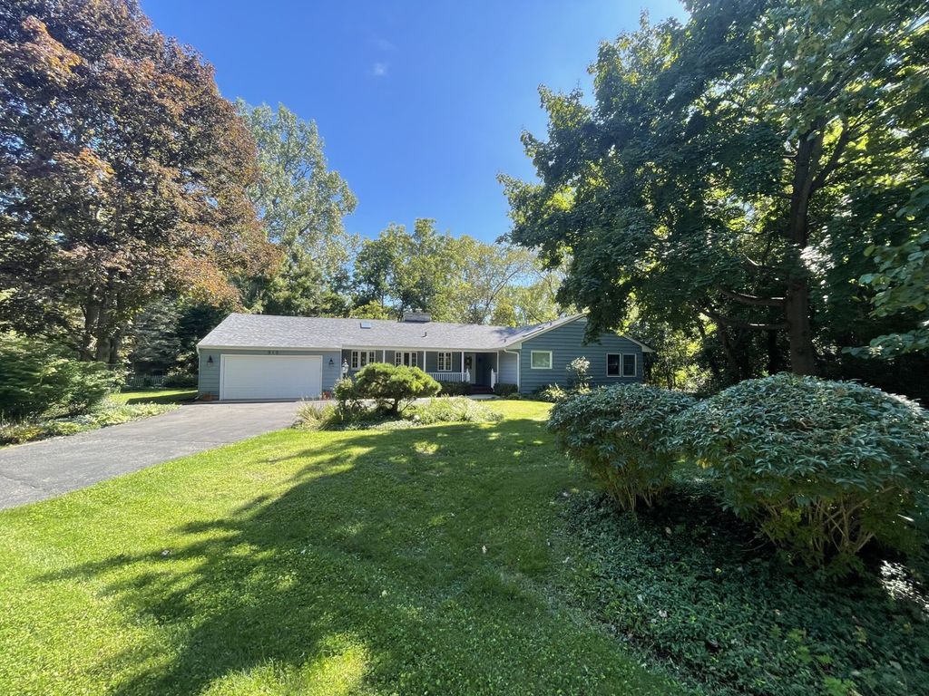 515 E Blodgett Avenue, Lake Bluff, IL 60044