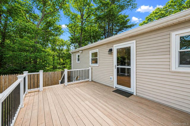 2 Linden Avenue, Holtsville, NY 11742