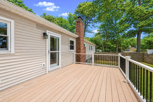 2 Linden Avenue, Holtsville, NY 11742