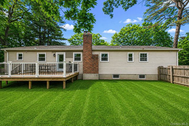 2 Linden Avenue, Holtsville, NY 11742