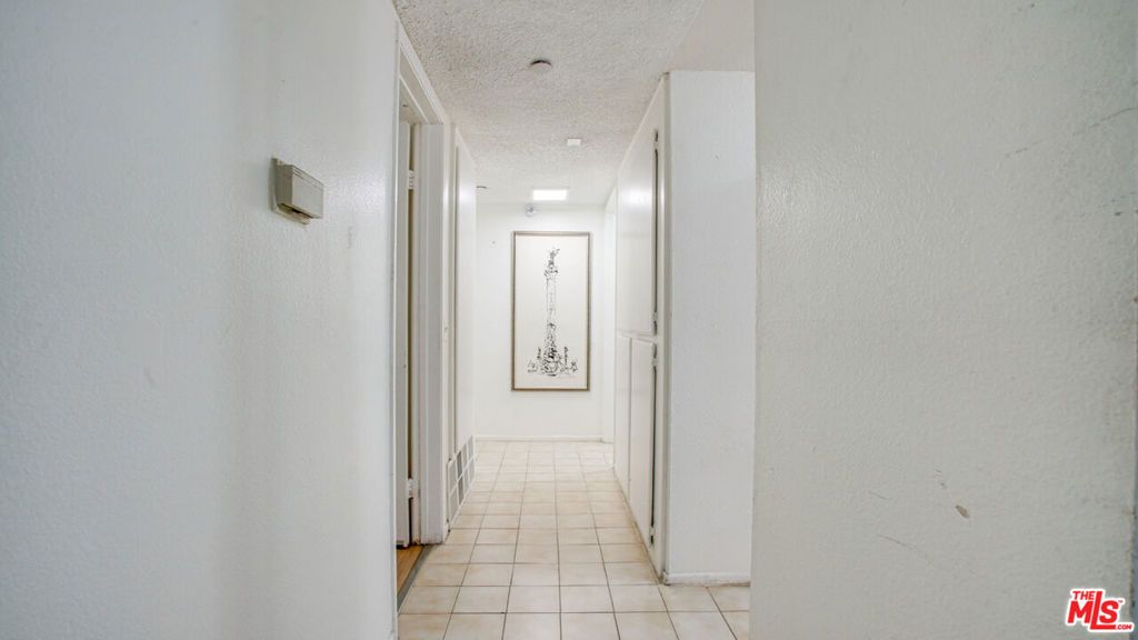 302 E Chestnut Avenue 215, Santa Ana, CA 92701 — photo 4