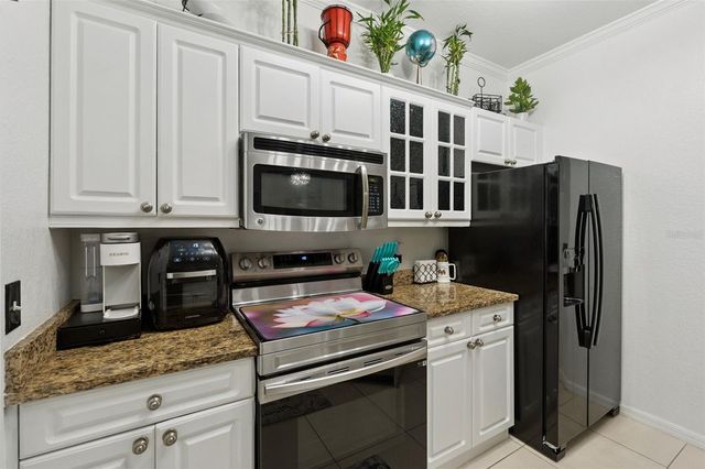 3561 CONROY ROAD 221, Orlando, FL 32839