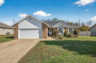 808 Fox Creek Road, Willard, MO 65781
