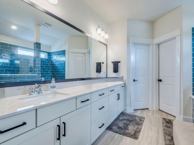 297 Tree Nut LOOP, Buda, TX 78610