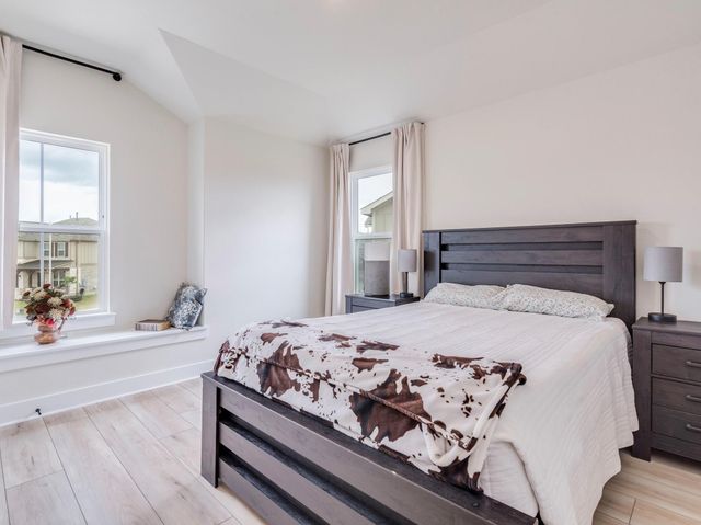 297 Tree Nut LOOP, Buda, TX 78610