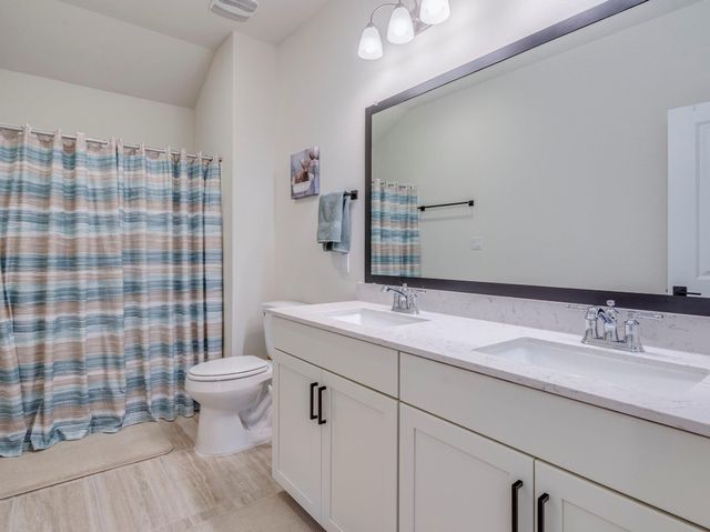 297 Tree Nut LOOP, Buda, TX 78610