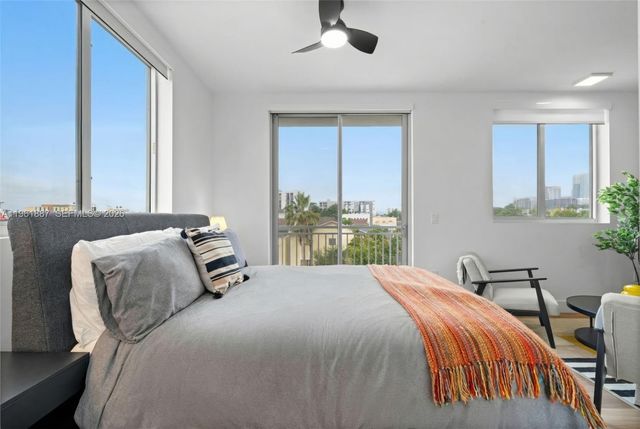 650 SW 1st St 405, Miami, FL 33130