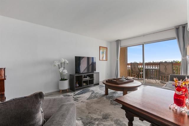 2475 Jefferson 103, Carlsbad, CA 92008