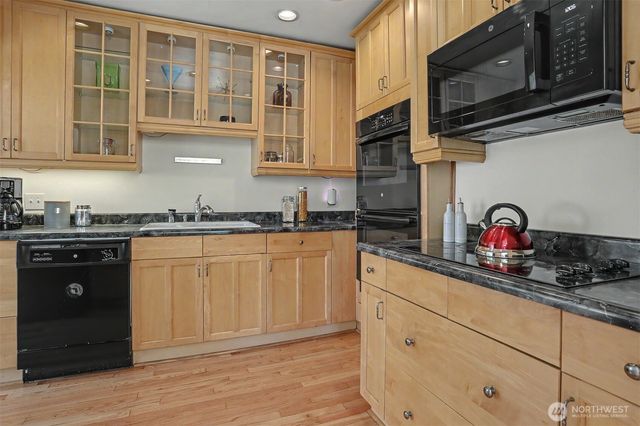 322 N 81St Street, Seattle, WA 98103