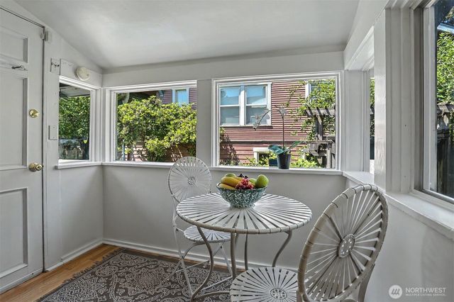 322 N 81St Street, Seattle, WA 98103