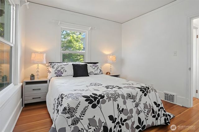 322 N 81St Street, Seattle, WA 98103