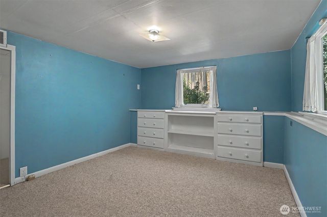 322 N 81St Street, Seattle, WA 98103