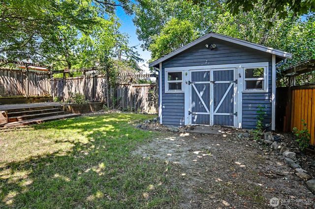 322 N 81St Street, Seattle, WA 98103