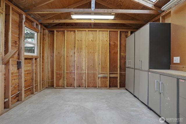 322 N 81St Street, Seattle, WA 98103