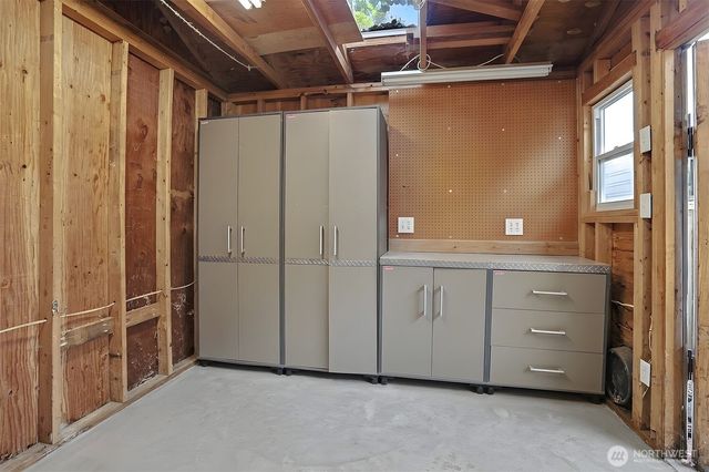 322 N 81St Street, Seattle, WA 98103