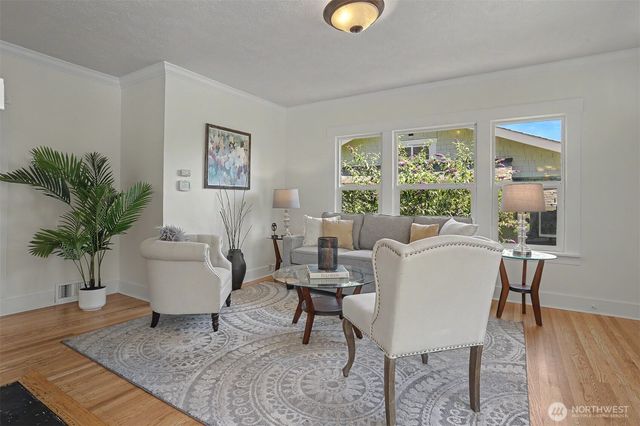 322 N 81St Street, Seattle, WA 98103