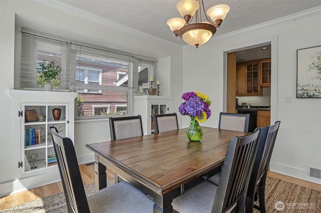 322 N 81St Street, Seattle, WA 98103