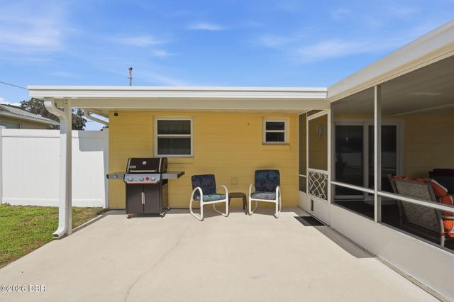 411 S Brooks Avenue, Deland, FL 32720