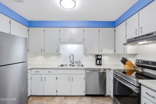 411 S Brooks Avenue, Deland, FL 32720