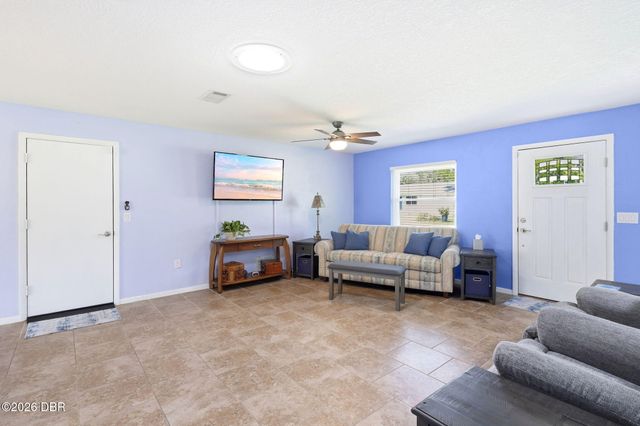 411 S Brooks Avenue, Deland, FL 32720