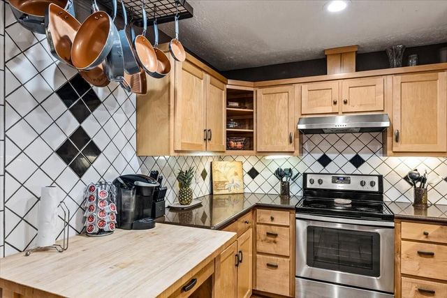 404 Inwood Drive, Friendswood, TX 77546