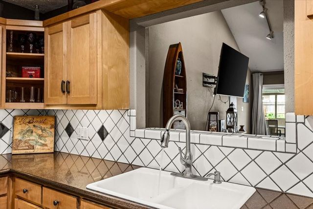 404 Inwood Drive, Friendswood, TX 77546