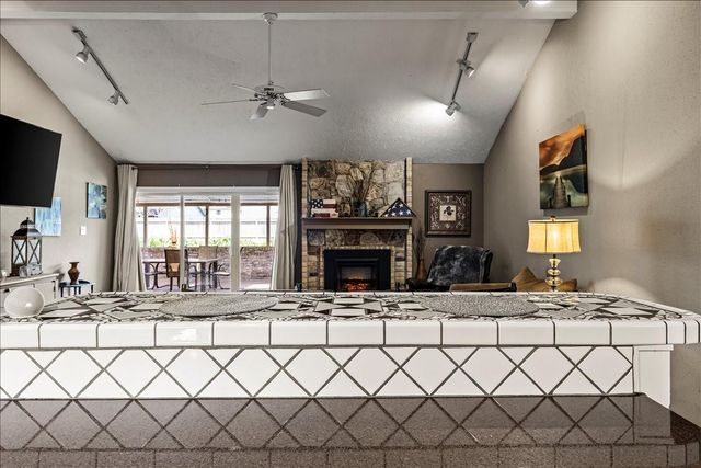 404 Inwood Drive, Friendswood, TX 77546