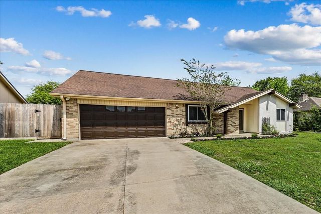 404 Inwood Drive, Friendswood, TX 77546