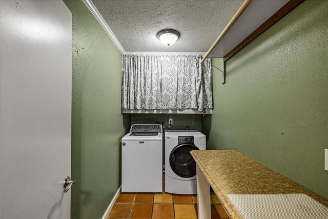 404 Inwood Drive, Friendswood, TX 77546