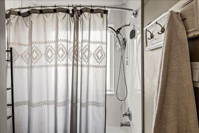 404 Inwood Drive, Friendswood, TX 77546