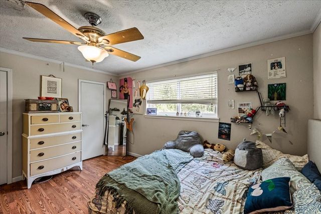 404 Inwood Drive, Friendswood, TX 77546