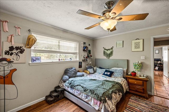 404 Inwood Drive, Friendswood, TX 77546