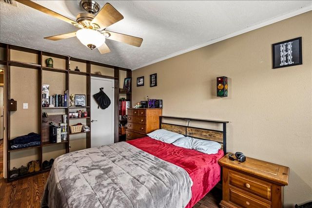 404 Inwood Drive, Friendswood, TX 77546