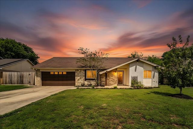 404 Inwood Drive, Friendswood, TX 77546