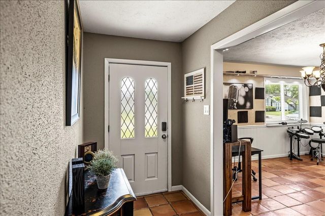 404 Inwood Drive, Friendswood, TX 77546